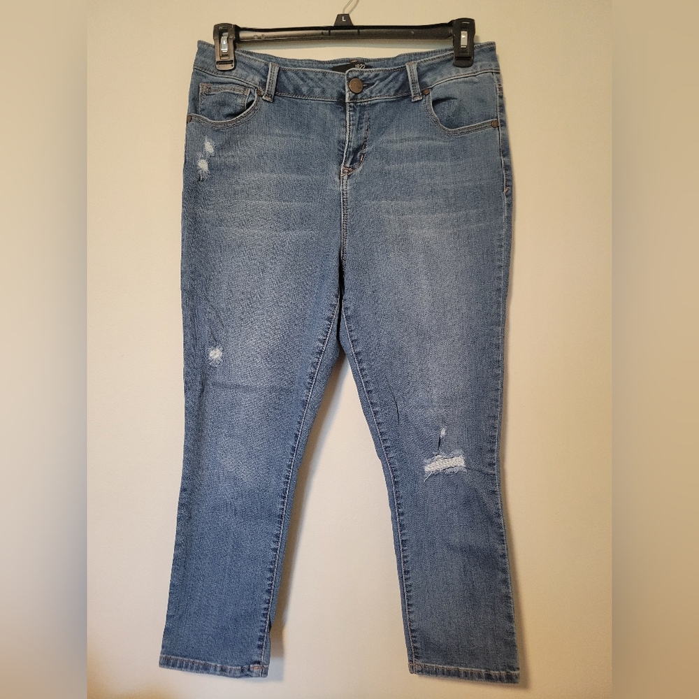 1822 Denim Straight Crop Disressed Jeans Woman's Size 31